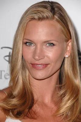 تصویر Natasha Henstridge