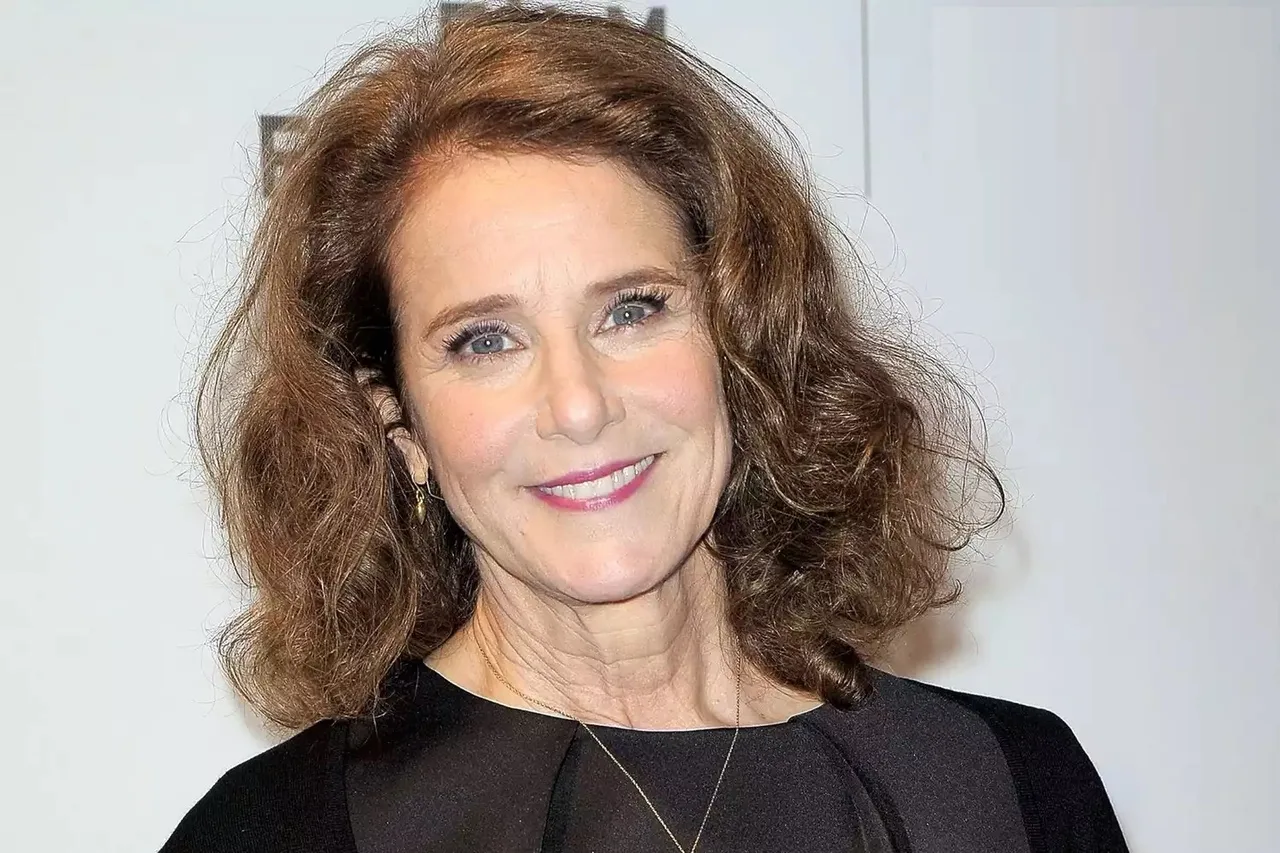 تصویر Debra Winger