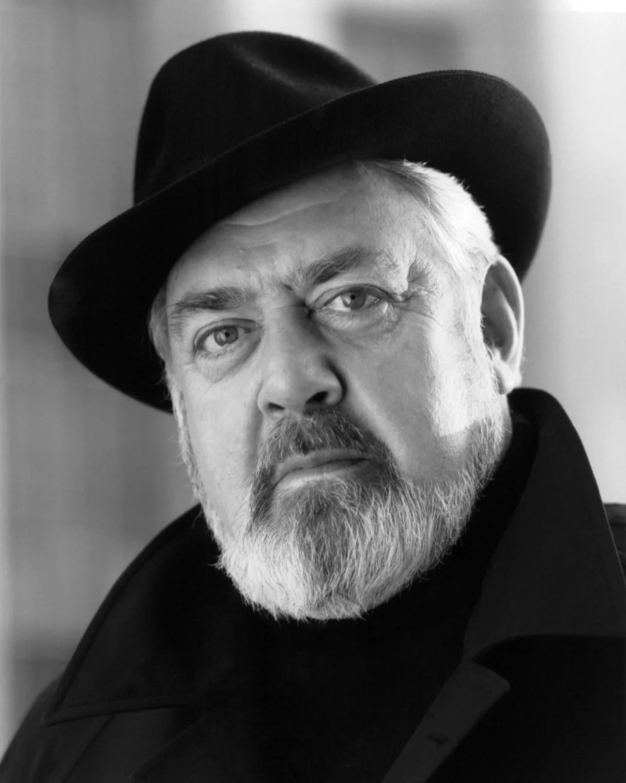 تصویر Raymond Burr