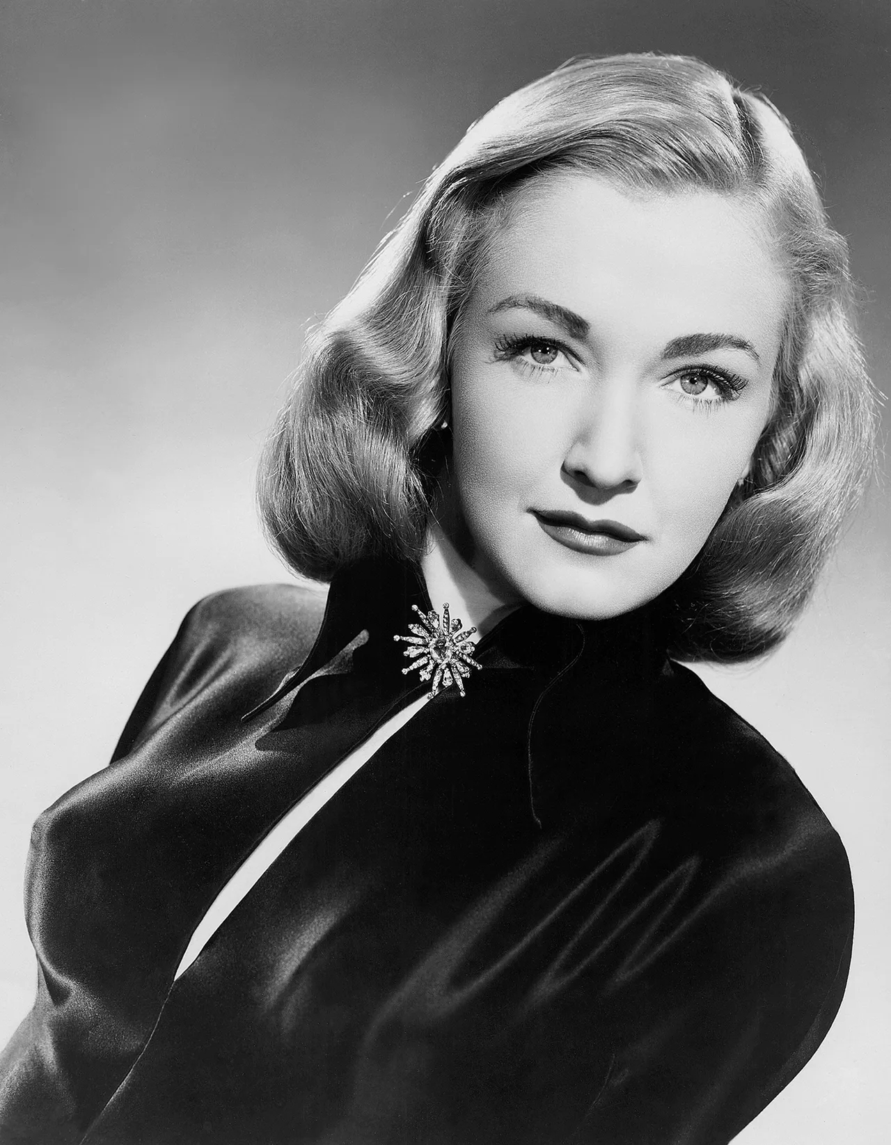 تصویر Nina Foch