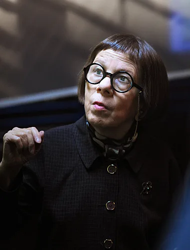 تصویر Linda Hunt