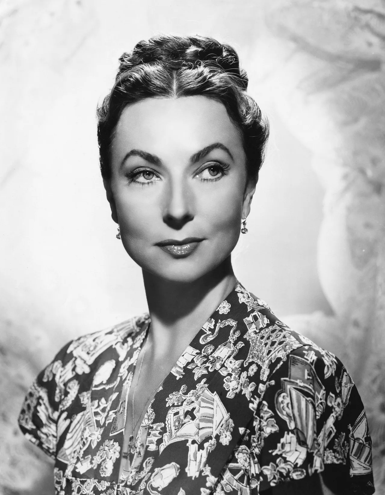 تصویر Agnes Moorehead