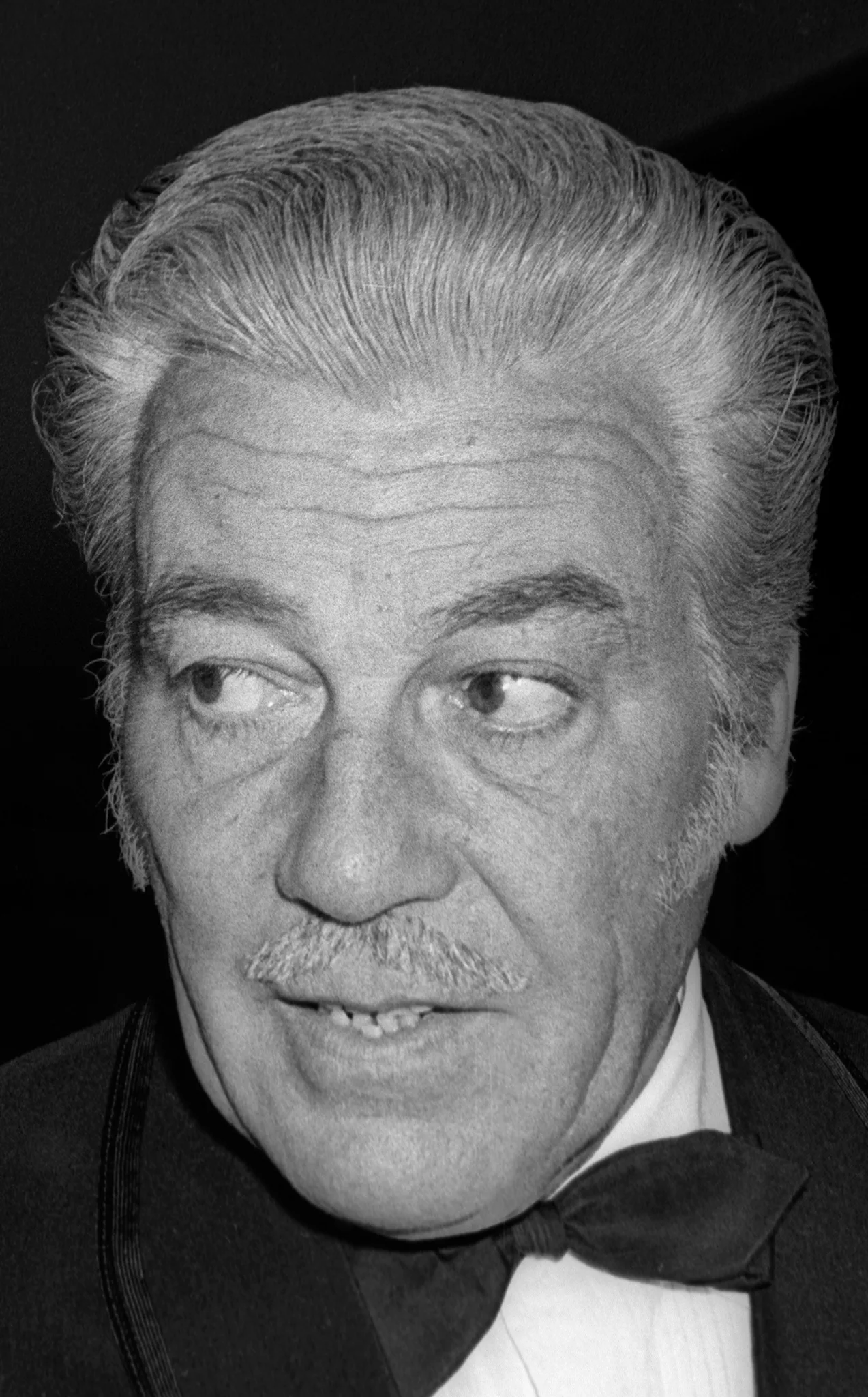 تصویر Cesar Romero