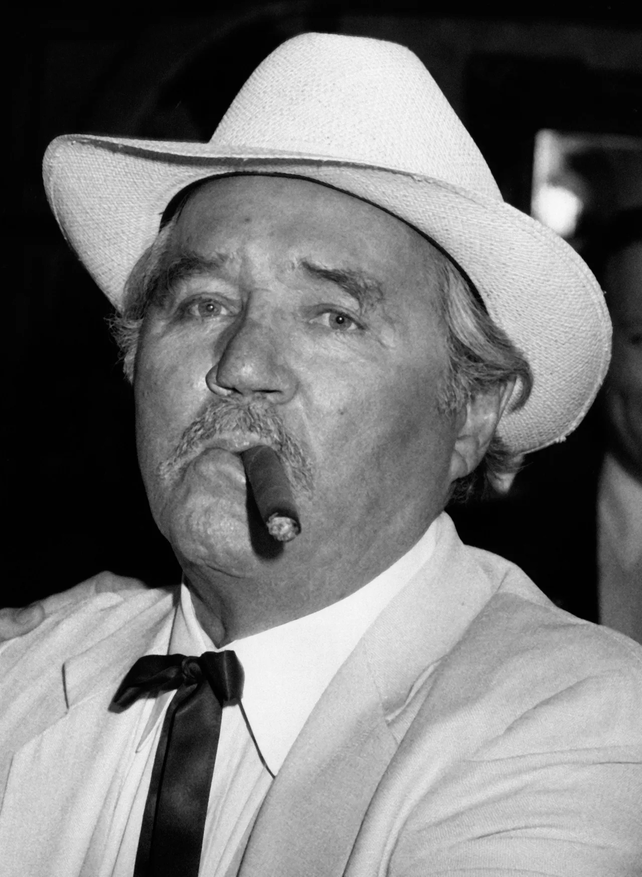 تصویر Howard Duff