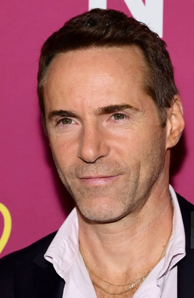 تصویر Alessandro Nivola