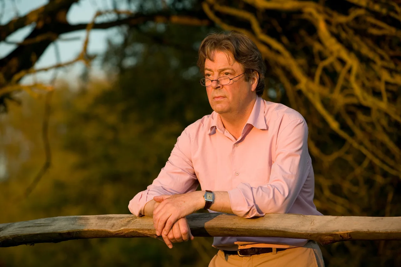 تصویر Roger Allam