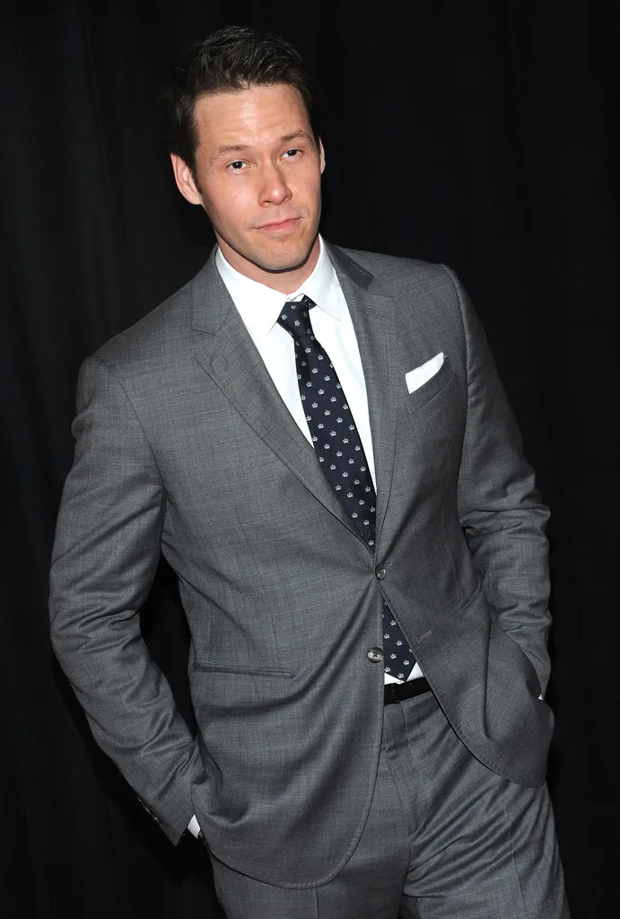 تصویر Ike Barinholtz