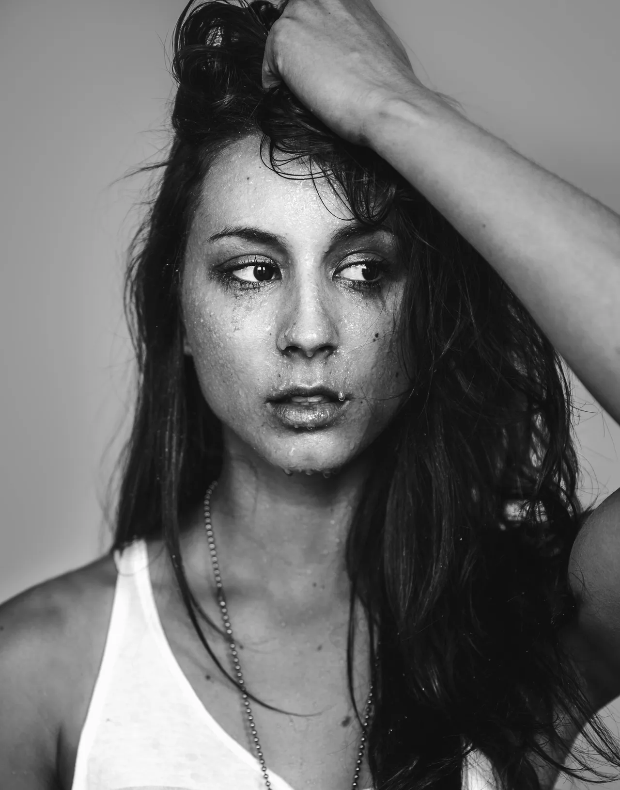 تصویر Troian Bellisario