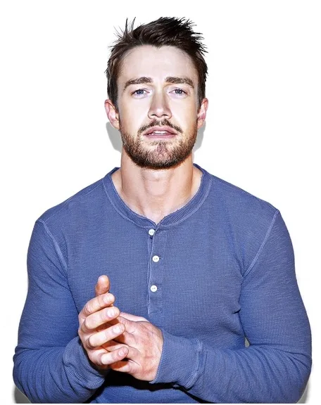 تصویر Robert Buckley