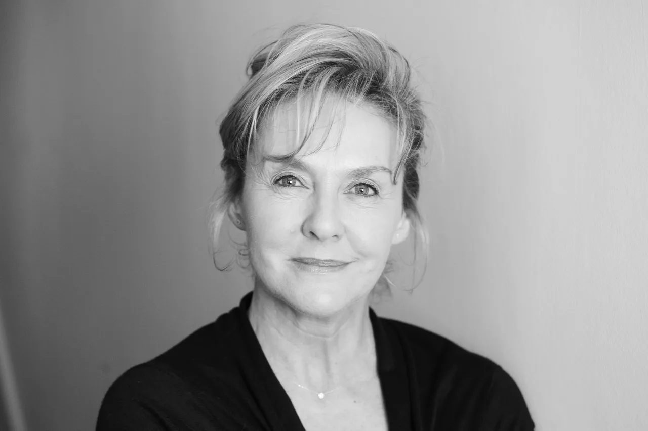 تصویر Amanda Burton