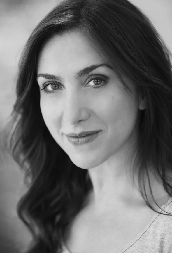 تصویر Elena Carapetis
