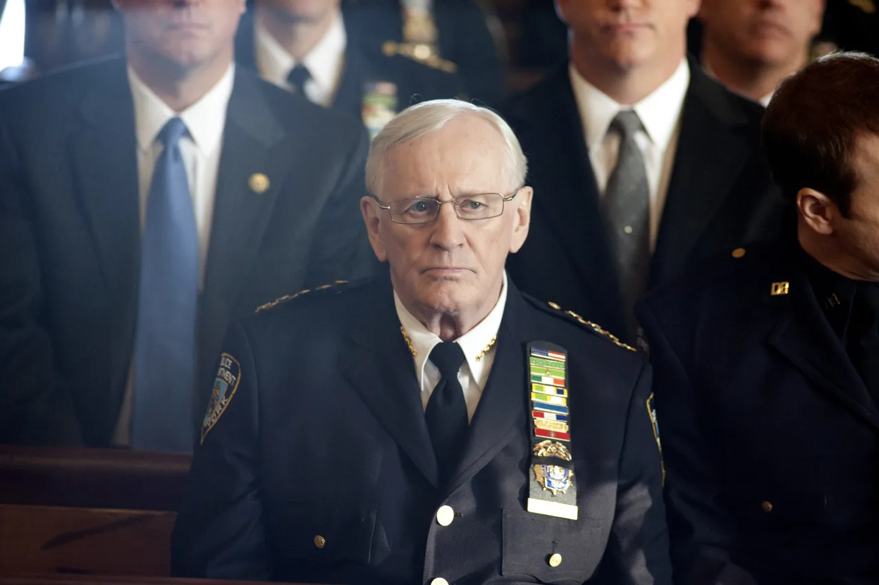 تصویر Len Cariou