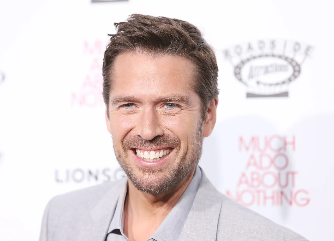 تصویر Alexis Denisof