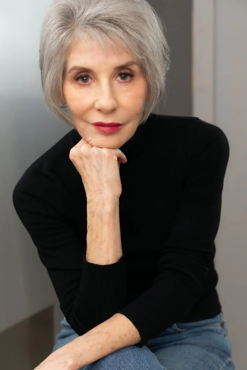 تصویر Bettina Devin