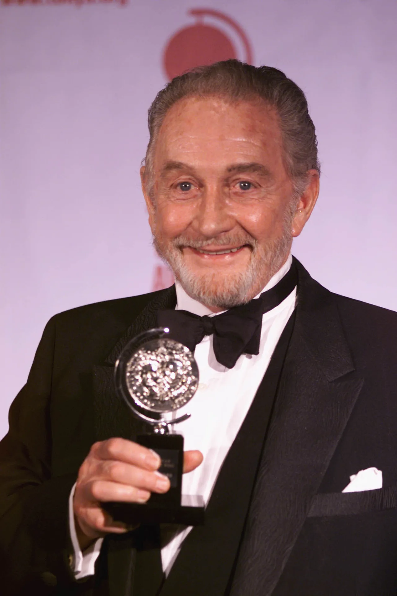 تصویر Roy Dotrice