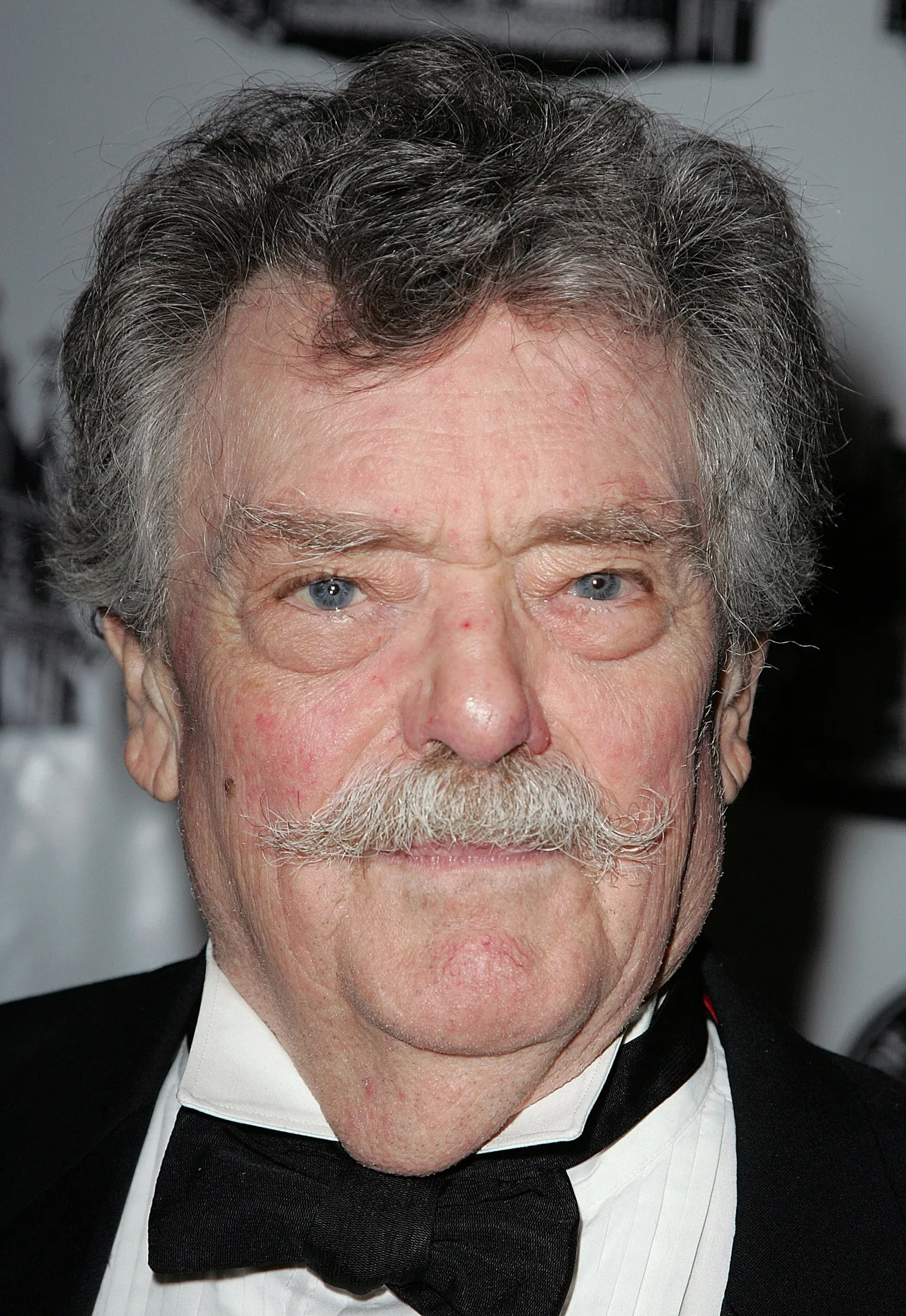 تصویر Bernard Fox