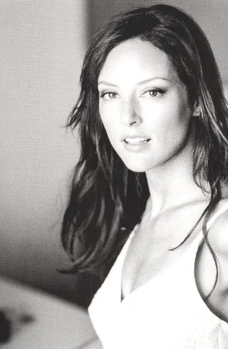 تصویر Lola Glaudini