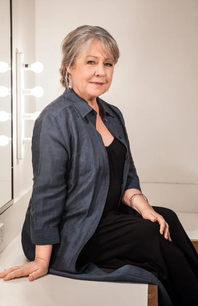 تصویر Noni Hazlehurst