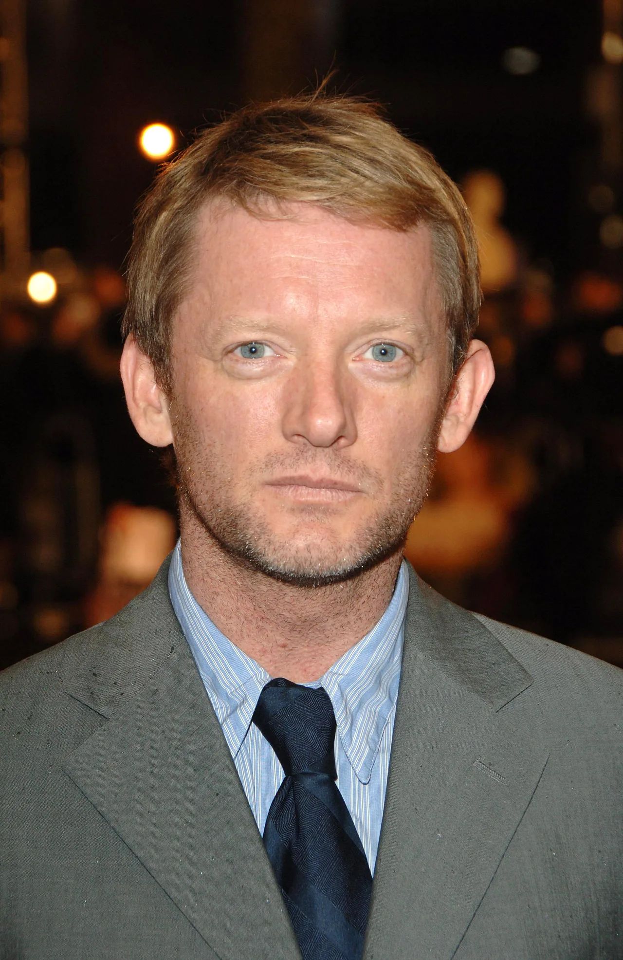 تصویر Douglas Henshall