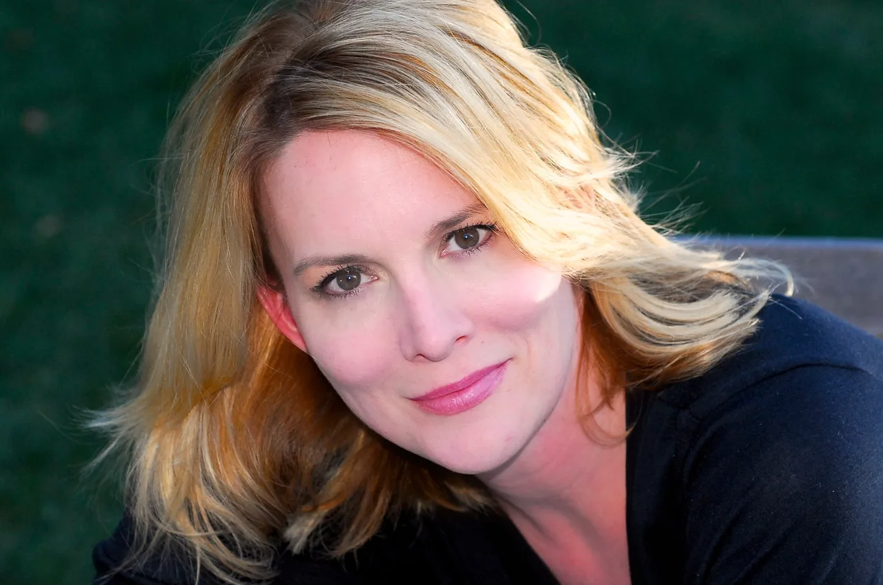 تصویر Laurel Holloman
