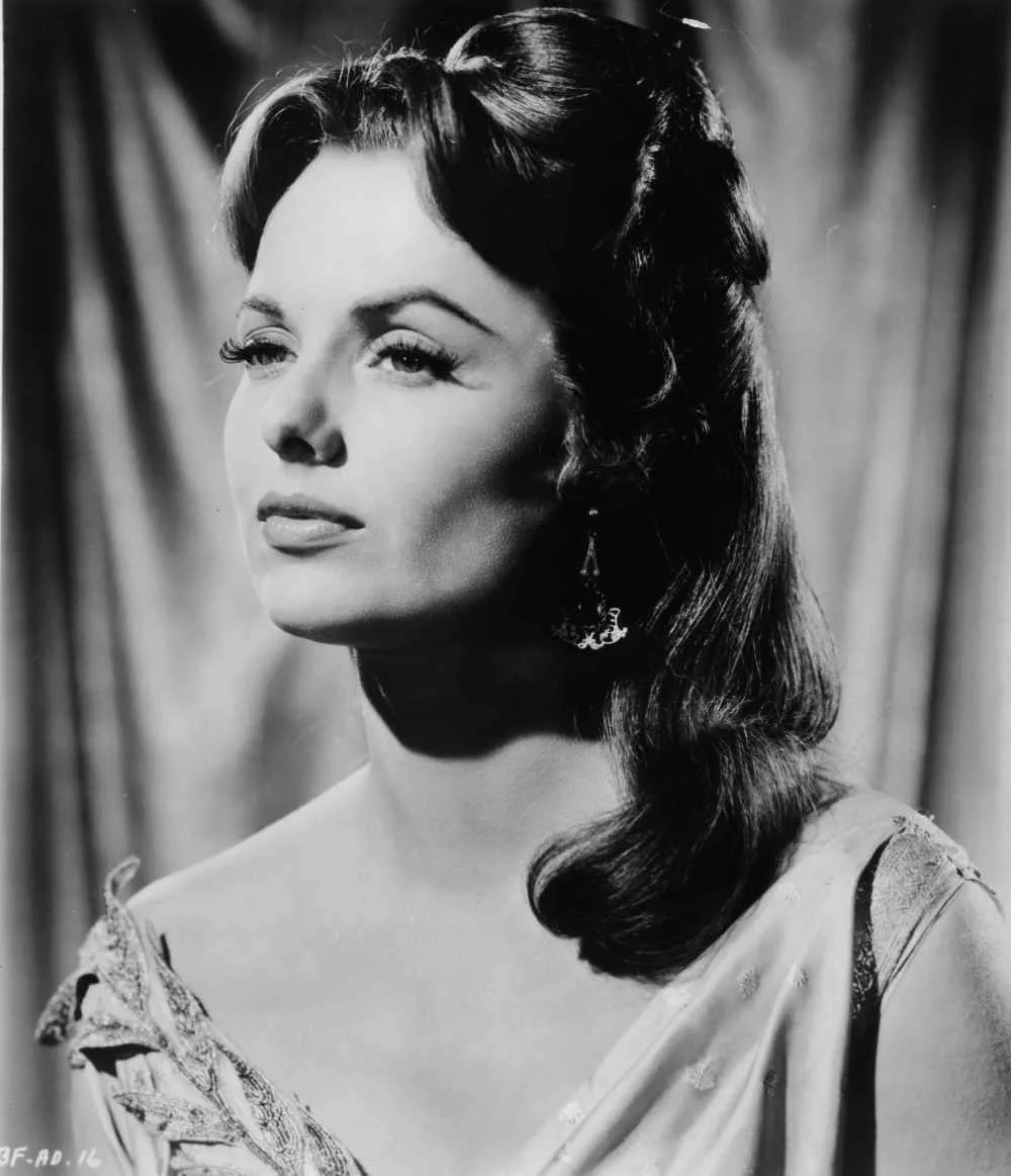تصویر Martha Hyer