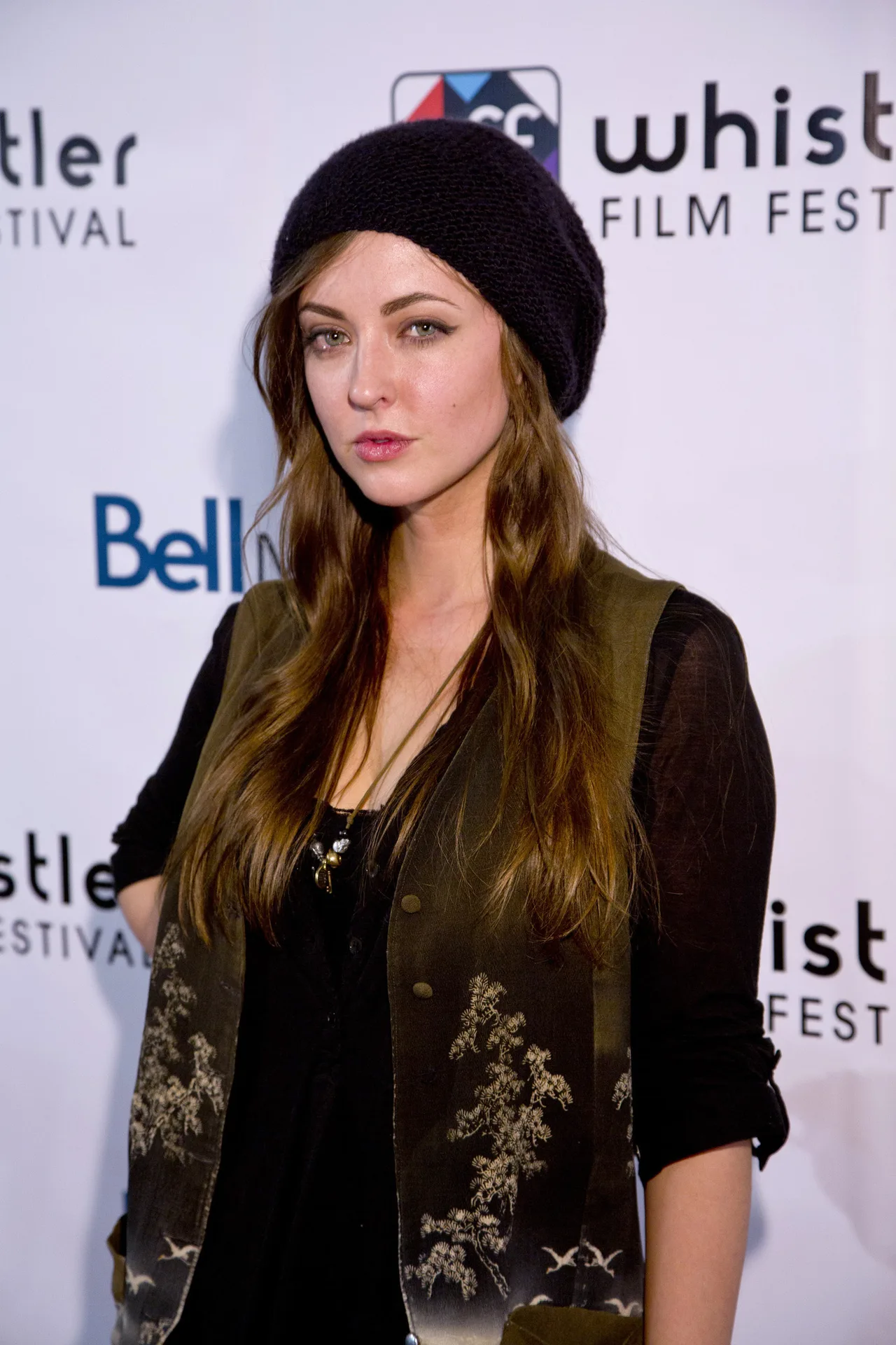 تصویر Katharine Isabelle