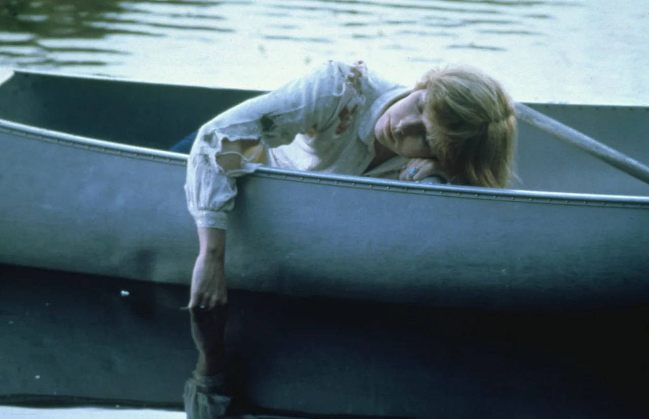 تصویر Adrienne King