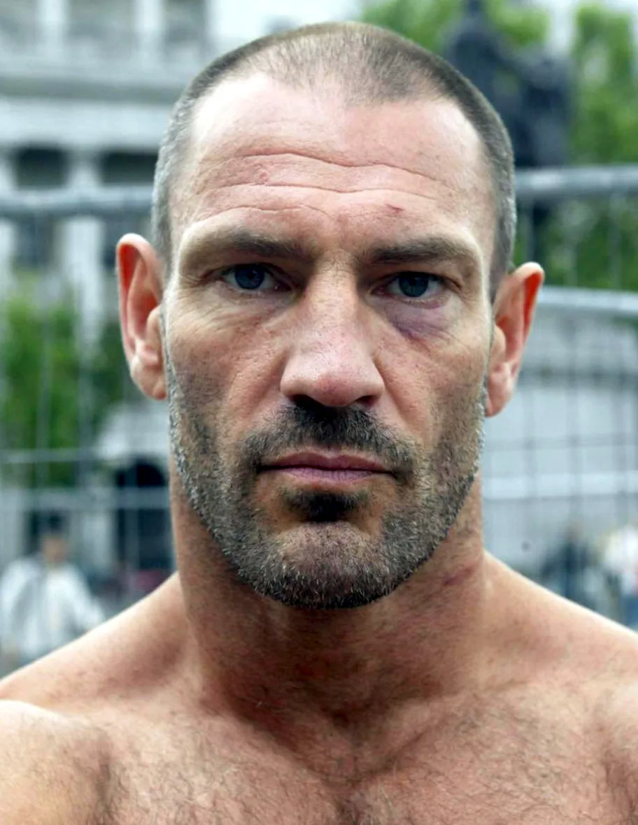 تصویر Dave Legeno