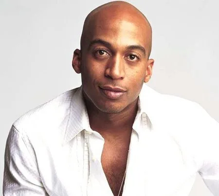 تصویر James Lesure