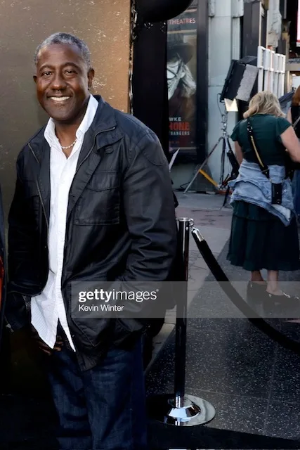 تصویر E. Roger Mitchell