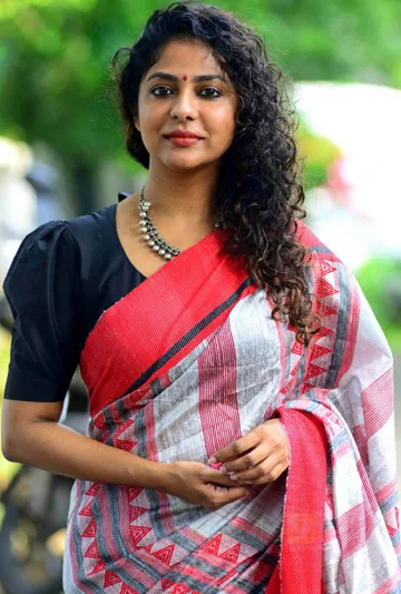 تصویر Poornima Indrajith