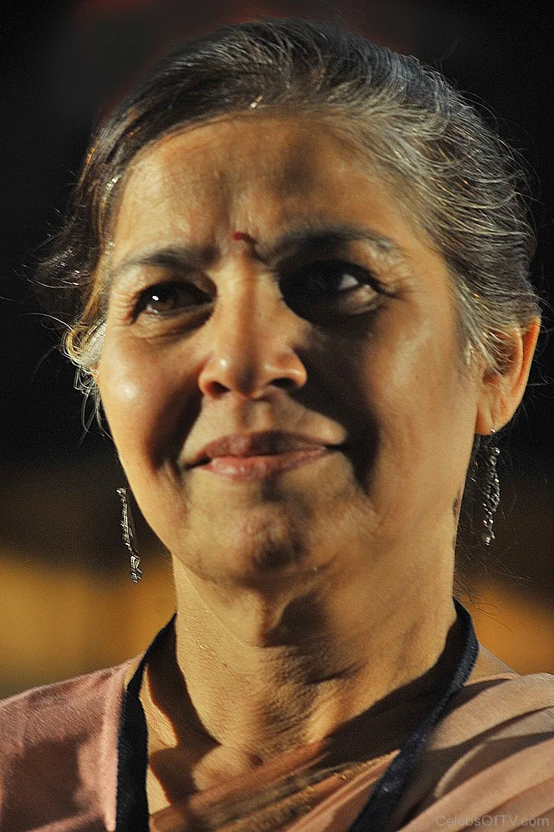 تصویر Suhasini Mulay