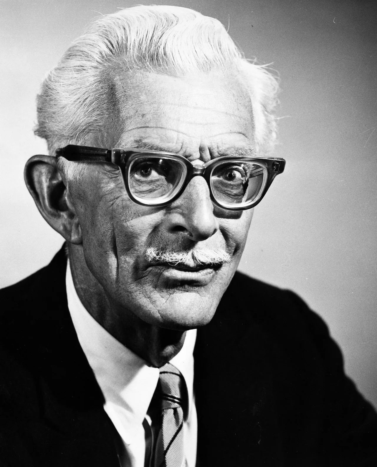 تصویر Alan Napier
