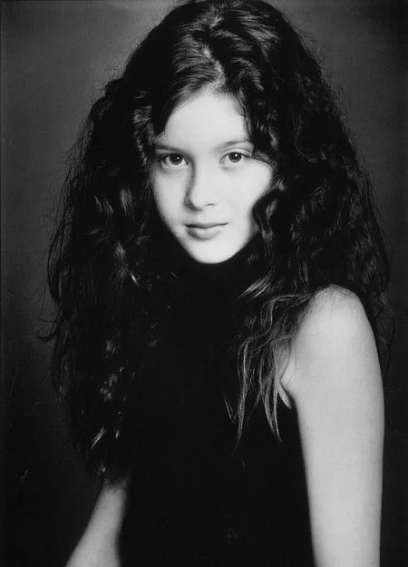 تصویر Renee Olstead