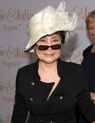 تصویر Yoko Ono