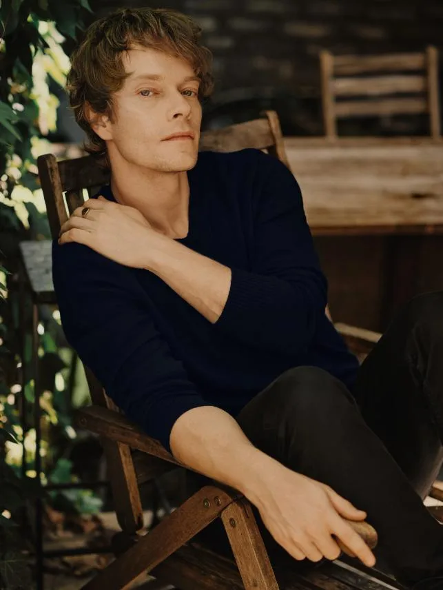 تصویر Alfie Allen