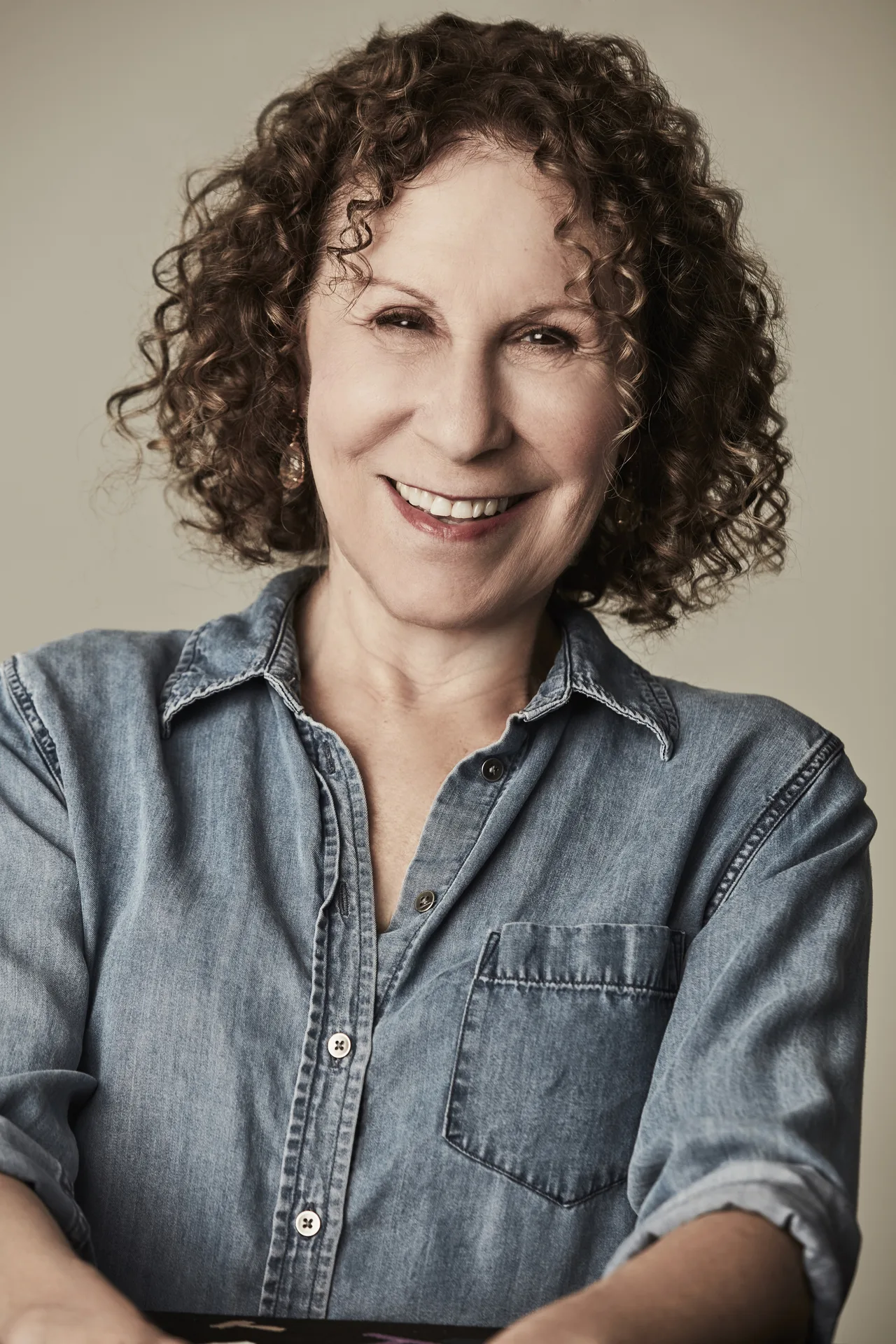 تصویر Rhea Perlman