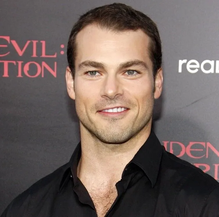 تصویر Shawn Roberts