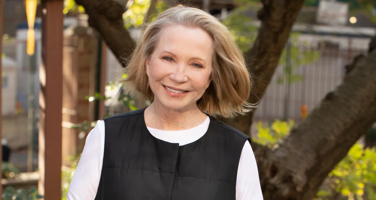 تصویر Debra Jo Rupp