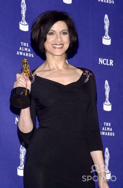 تصویر Saundra Santiago
