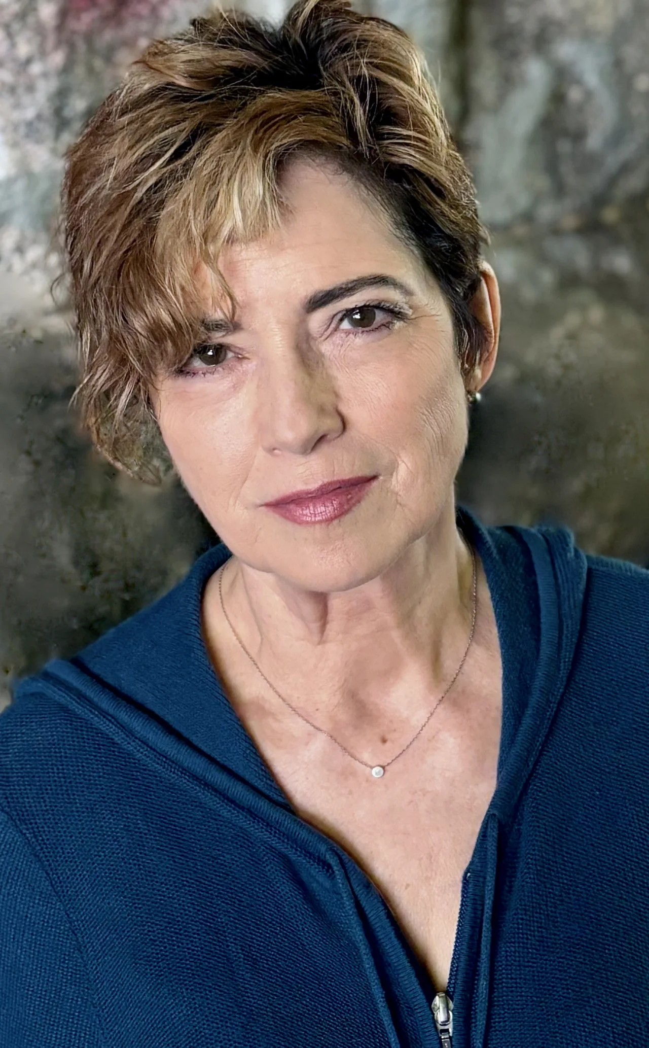 تصویر Suzanne Savoy
