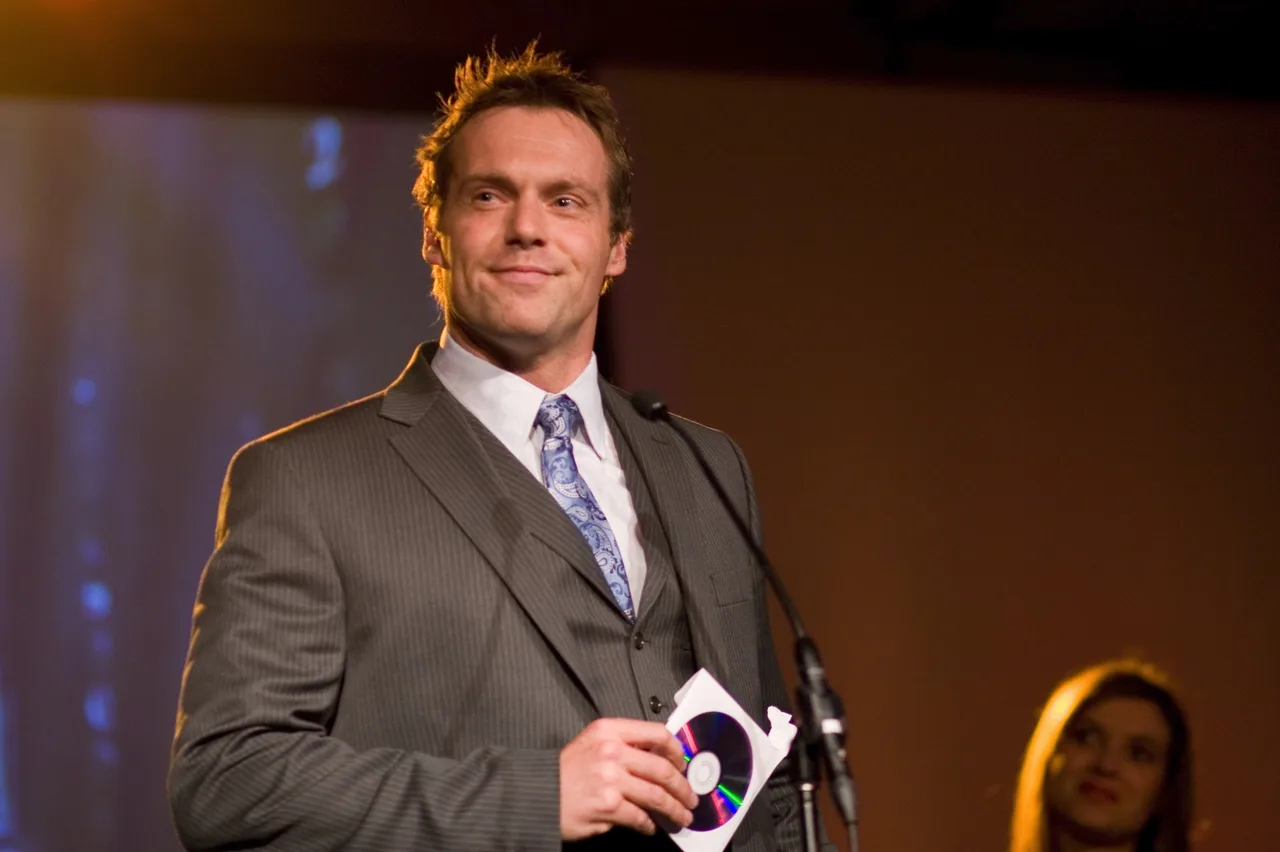 تصویر Michael Shanks