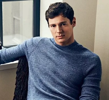 تصویر Benjamin Walker