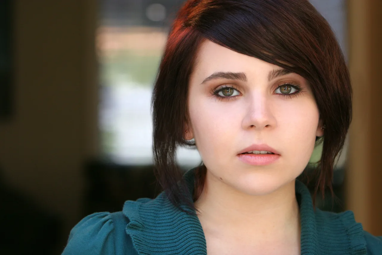 تصویر Mae Whitman