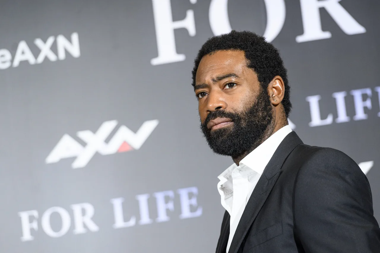 تصویر Nicholas Pinnock