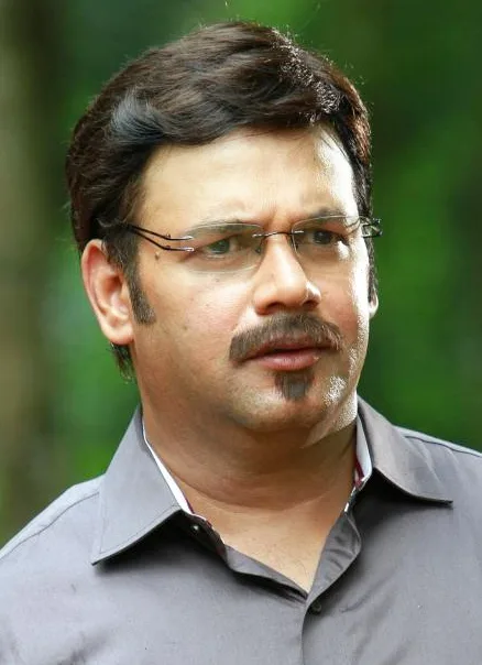 تصویر Suresh Menon