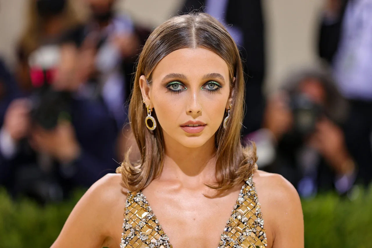 تصویر Emma Chamberlain