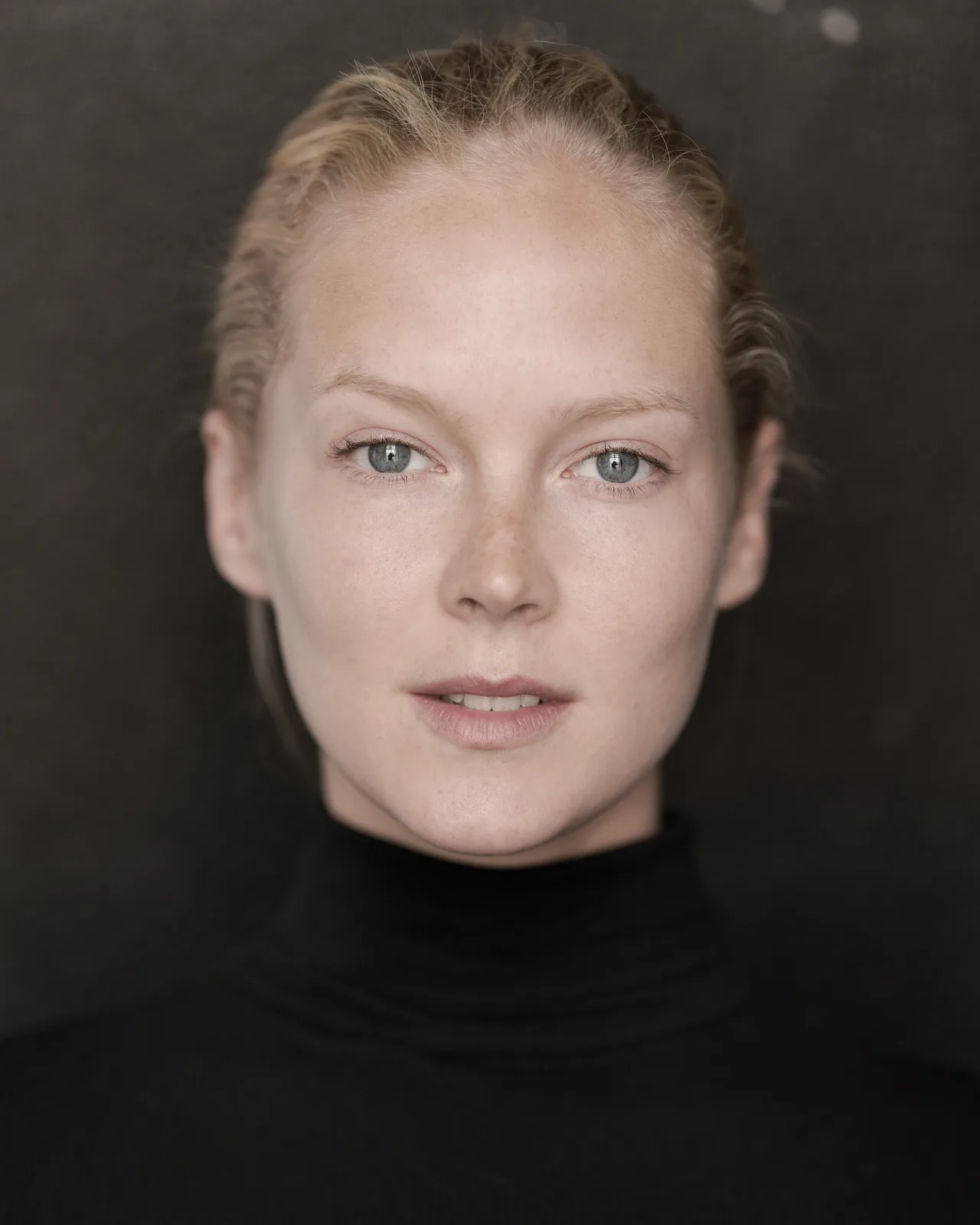 تصویر Rosy McEwen