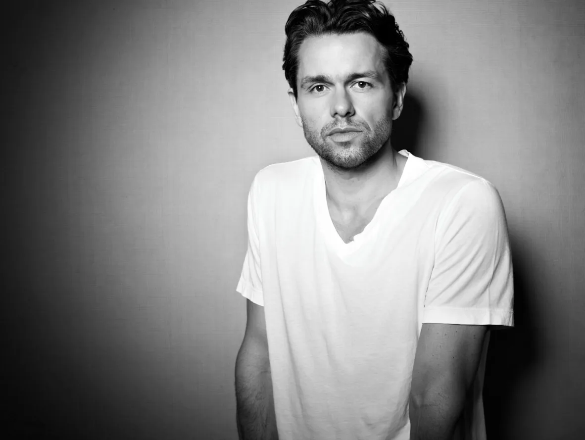 تصویر Julian Ovenden