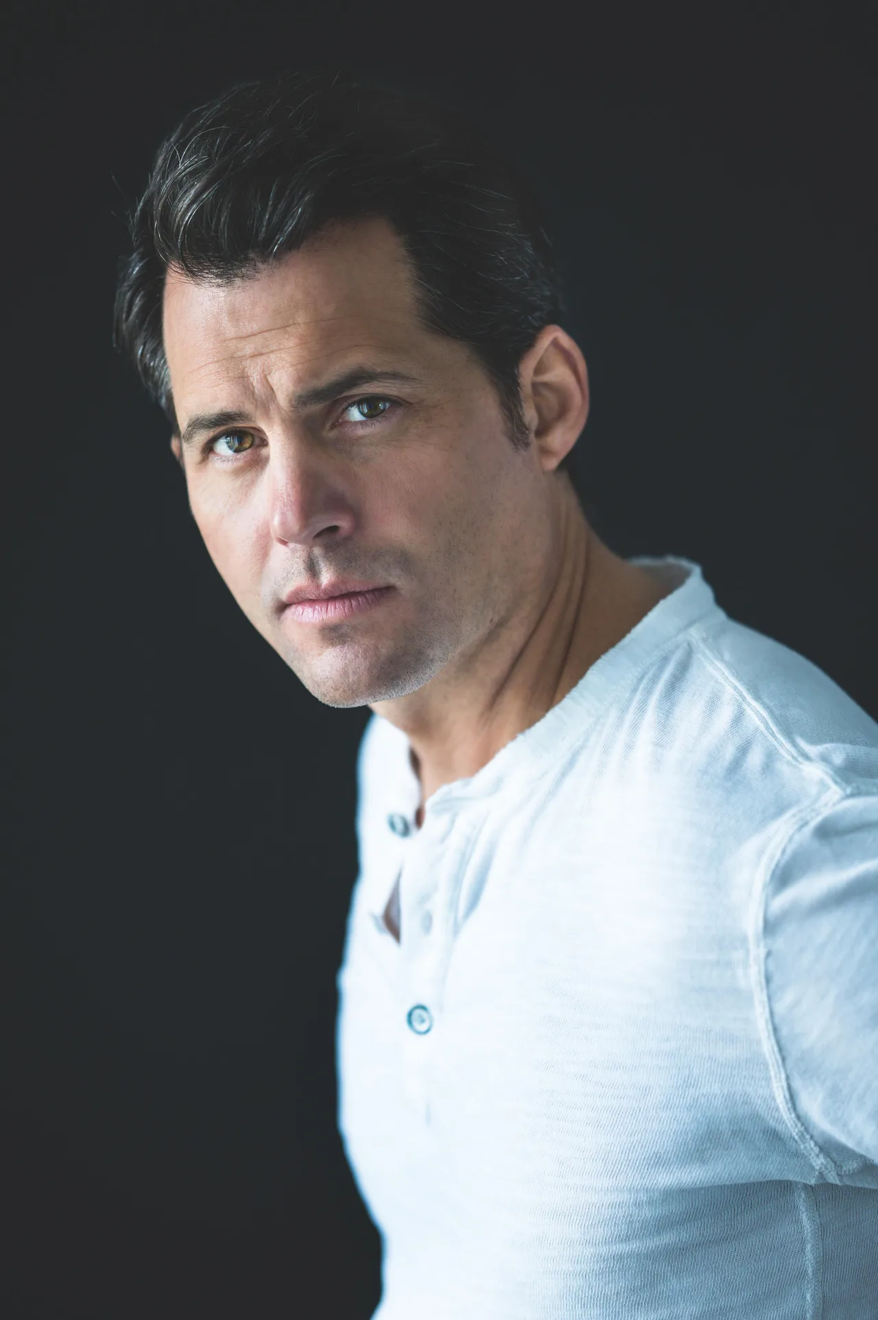 تصویر Kristoffer Polaha